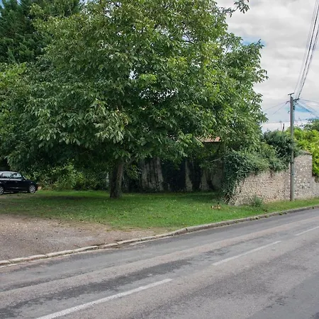 Maison De Caractere Au Calme Holiday home *